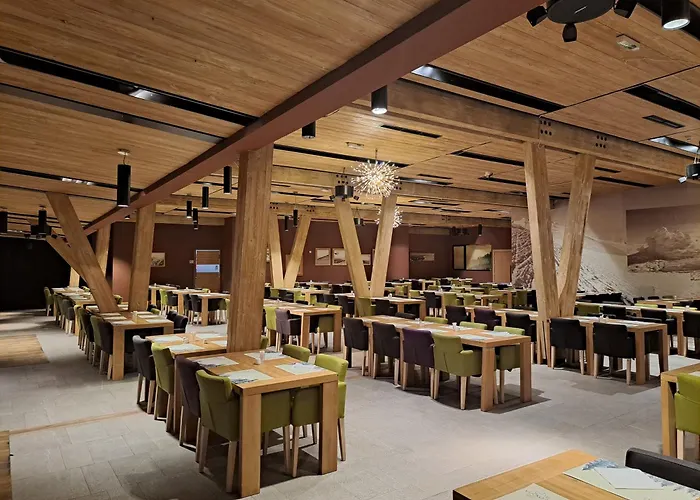 Vucko New 451 Aparthotel 4*